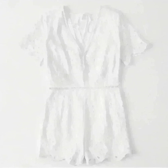 Abercrombie & Fitch White Eyelet Short Sleeve Romper - Picture 4 of 10